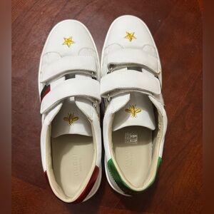 Gucci Kids White Sneakers with Gold Stars